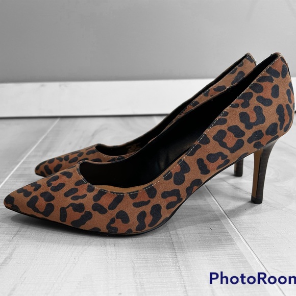 BCBG marci leopard print heels - Picture 4 of 8